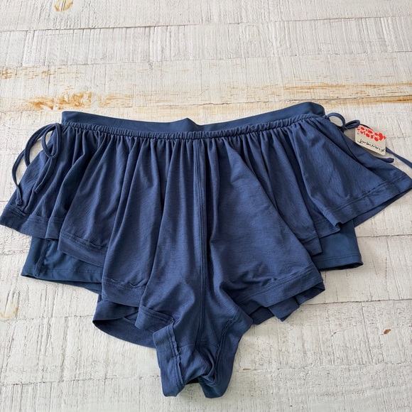 FP Movement Tempo Flow Breathe Deeper Shorts NWT size XL Blue Indigo - Picture 4 of 14